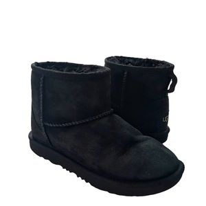 Ugg Classic II Mini Boot, Little Kid size 3